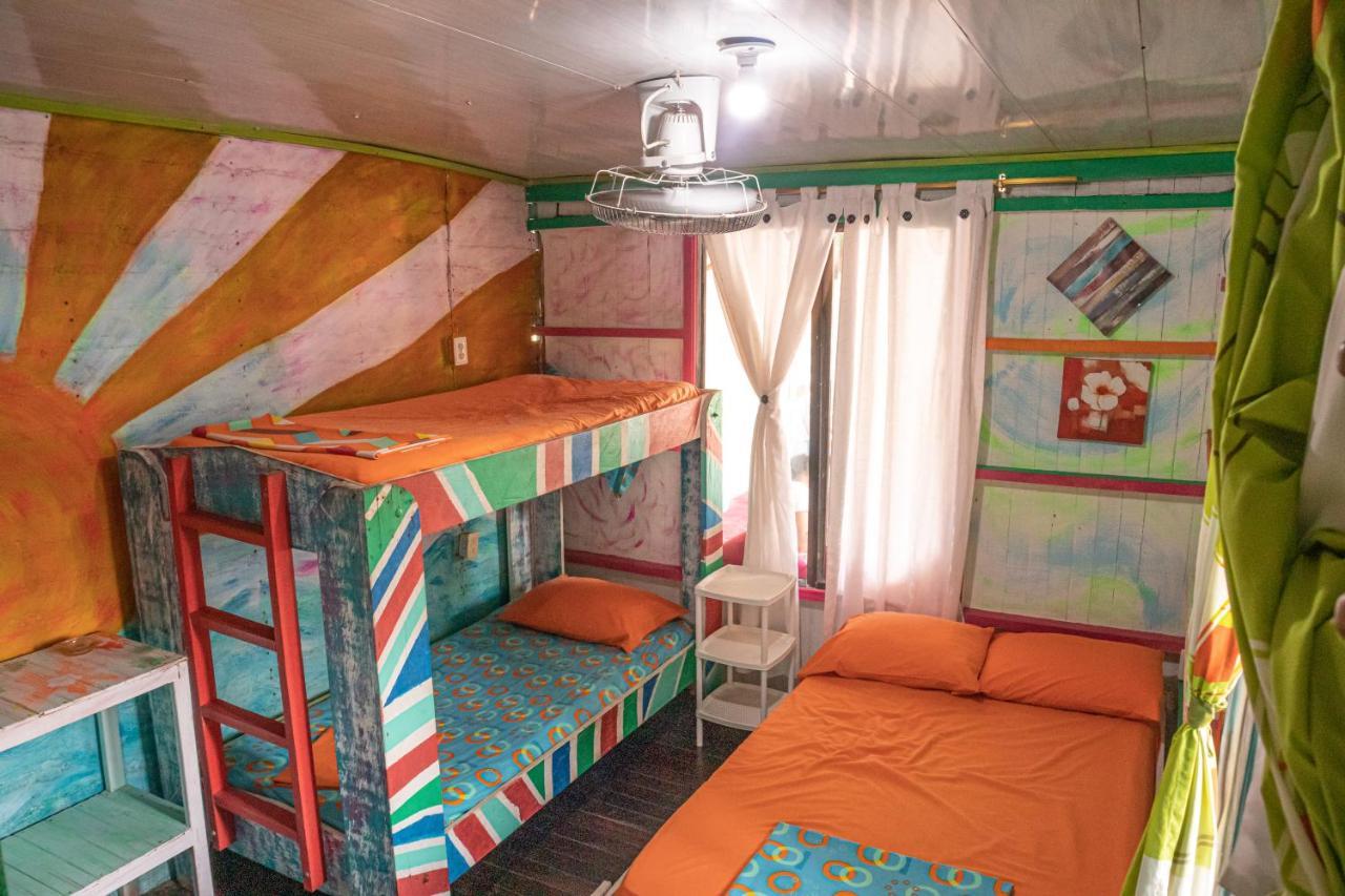 Hostal Liliana Buenaventura Buitenkant foto