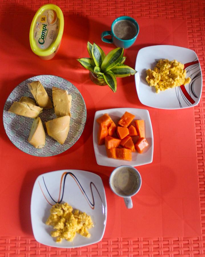 Hostal Liliana Buenaventura Buitenkant foto